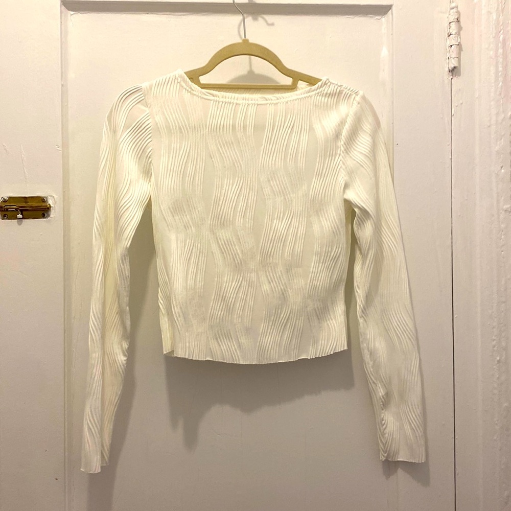 Cropped long sleeve white shirt
